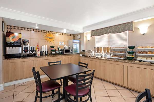  - La Quinta Inn Lomaland El Paso - I-10, Exit 29 & 30