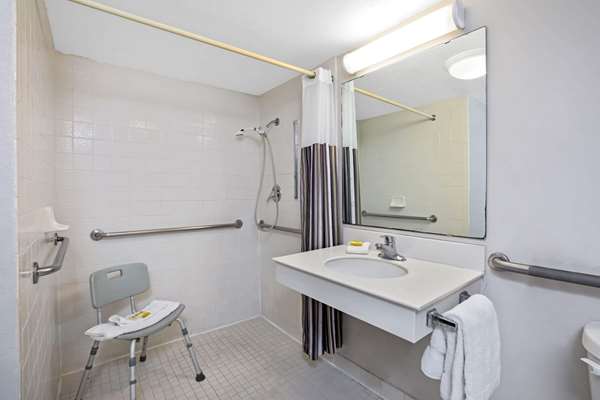  - La Quinta Inn Lomaland El Paso - I-10, Exit 29 & 30