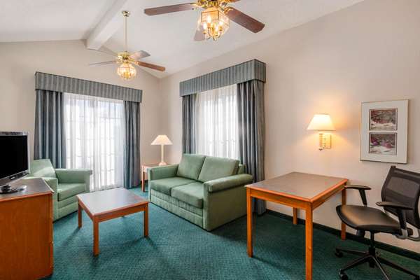 Suite - La Quinta Inn Farmington