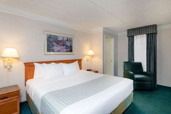 Suite - La Quinta Inn Farmington