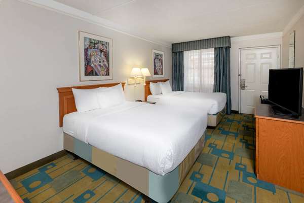  - La Quinta Inn Farmington