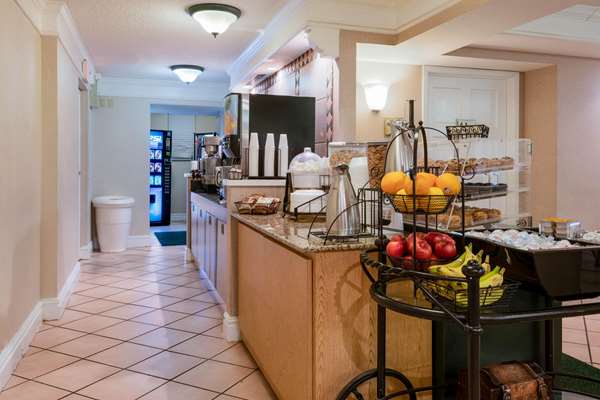  - La Quinta Inn Farmington