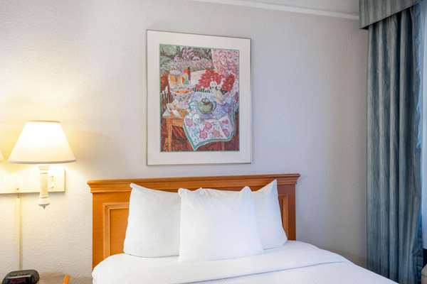  - La Quinta Inn Farmington