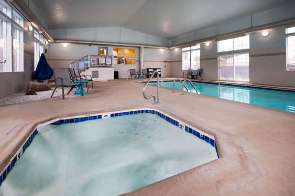 Pool - La Quinta Inn Bend