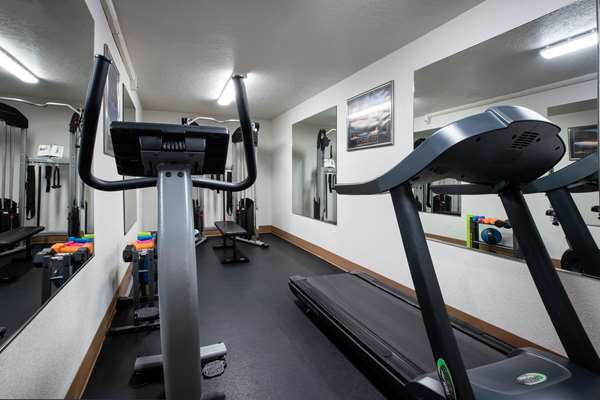 Fitness/ Exercise Room - La Quinta Inn Bend