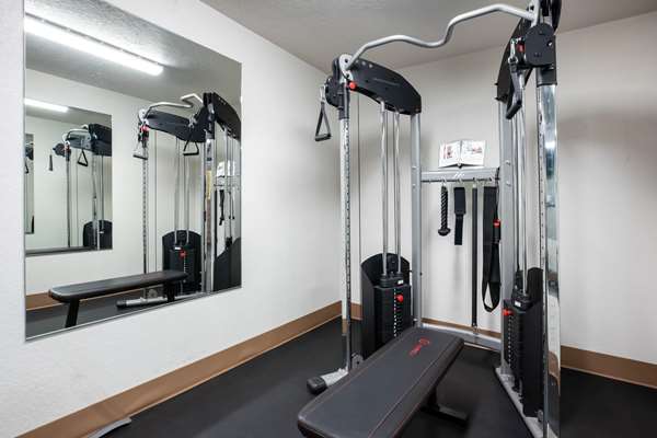 Fitness/ Exercise Room - La Quinta Inn Bend