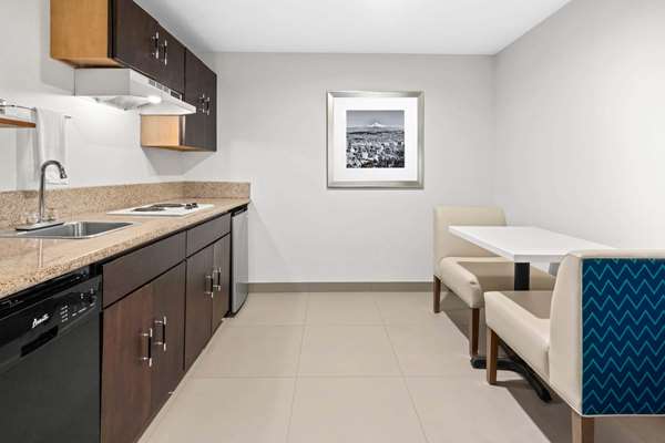  - La Quinta Inn Northwest Downtown Portland