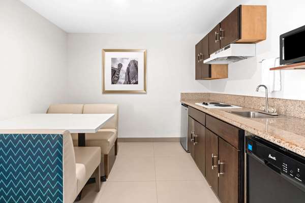  - La Quinta Inn Northwest Downtown Portland