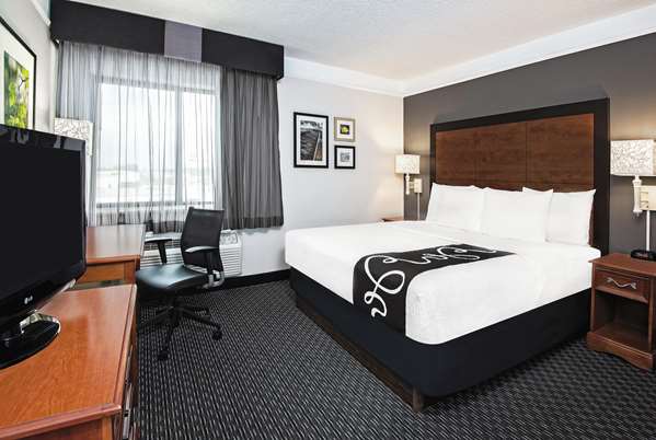 Suite - La Quinta Inn & Suites Convention Center San Antonio - I-37, Exit 141