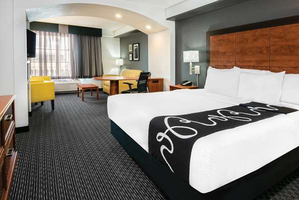 Suite - La Quinta Inn & Suites Convention Center San Antonio - I-37, Exit 141