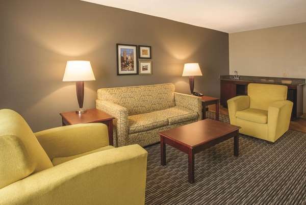 Suite - La Quinta Inn & Suites Convention Center San Antonio - I-37, Exit 141