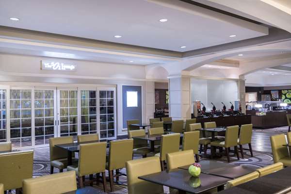  - La Quinta Inn & Suites Convention Center San Antonio - I-37, Exit 141