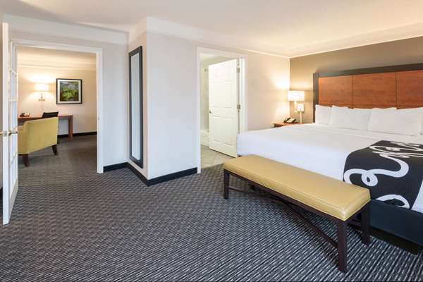 Suite - La Quinta Inn & Suites Convention Center San Antonio - I-37, Exit 141