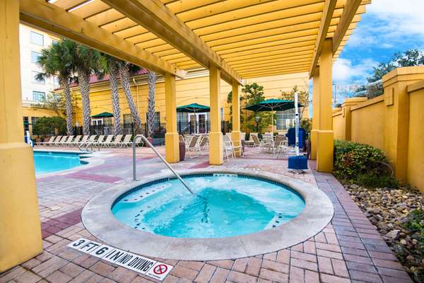 Pool - La Quinta Inn & Suites Convention Center San Antonio - I-37, Exit 141