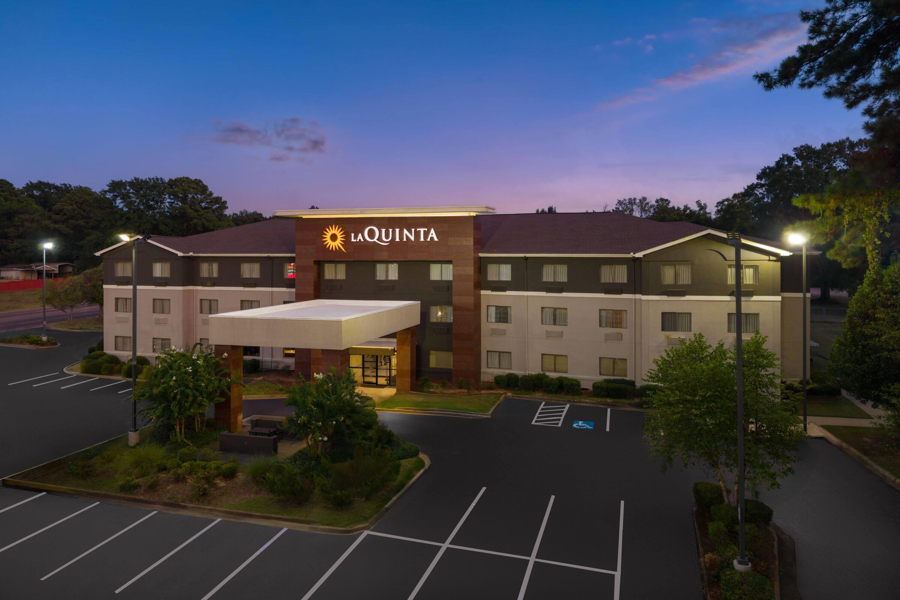 Exterior | La Quinta Inn & Suites by Wyndham Jackson Airport/Pearl