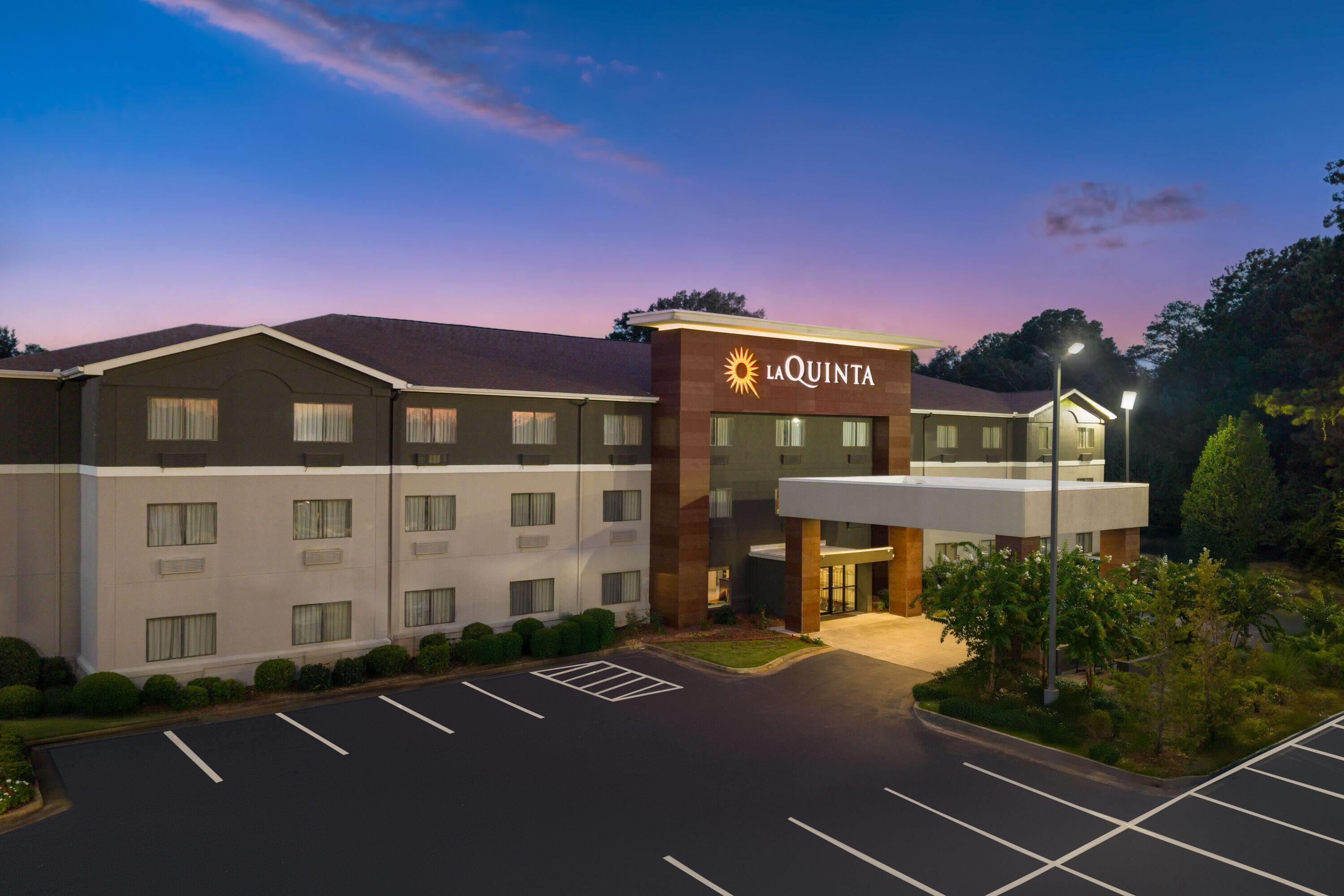 Exterior | La Quinta Inn & Suites by Wyndham Jackson Airport/Pearl