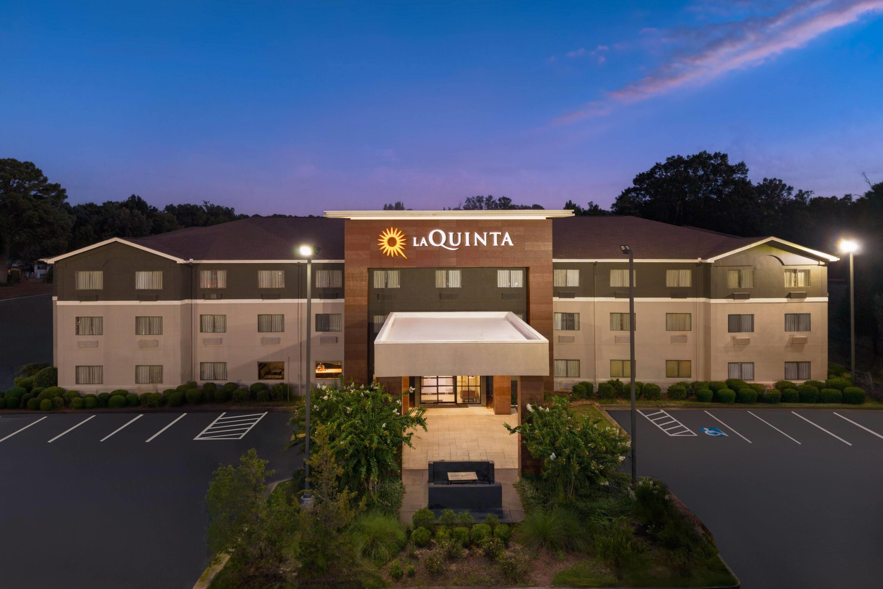 Exterior | La Quinta Inn & Suites by Wyndham Jackson Airport/Pearl