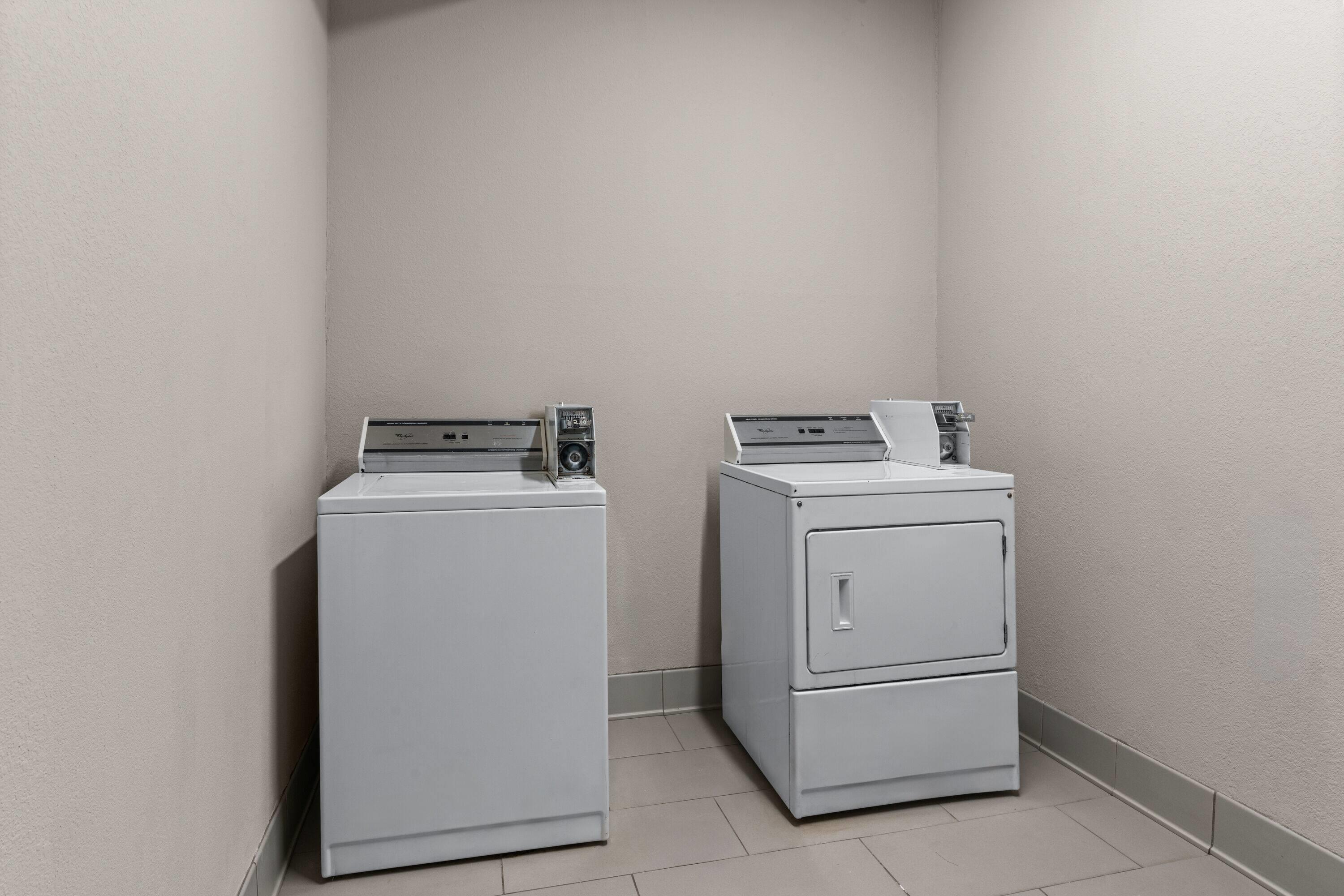 Laundry | La Quinta Inn & Suites by Wyndham Jackson Airport/Pearl