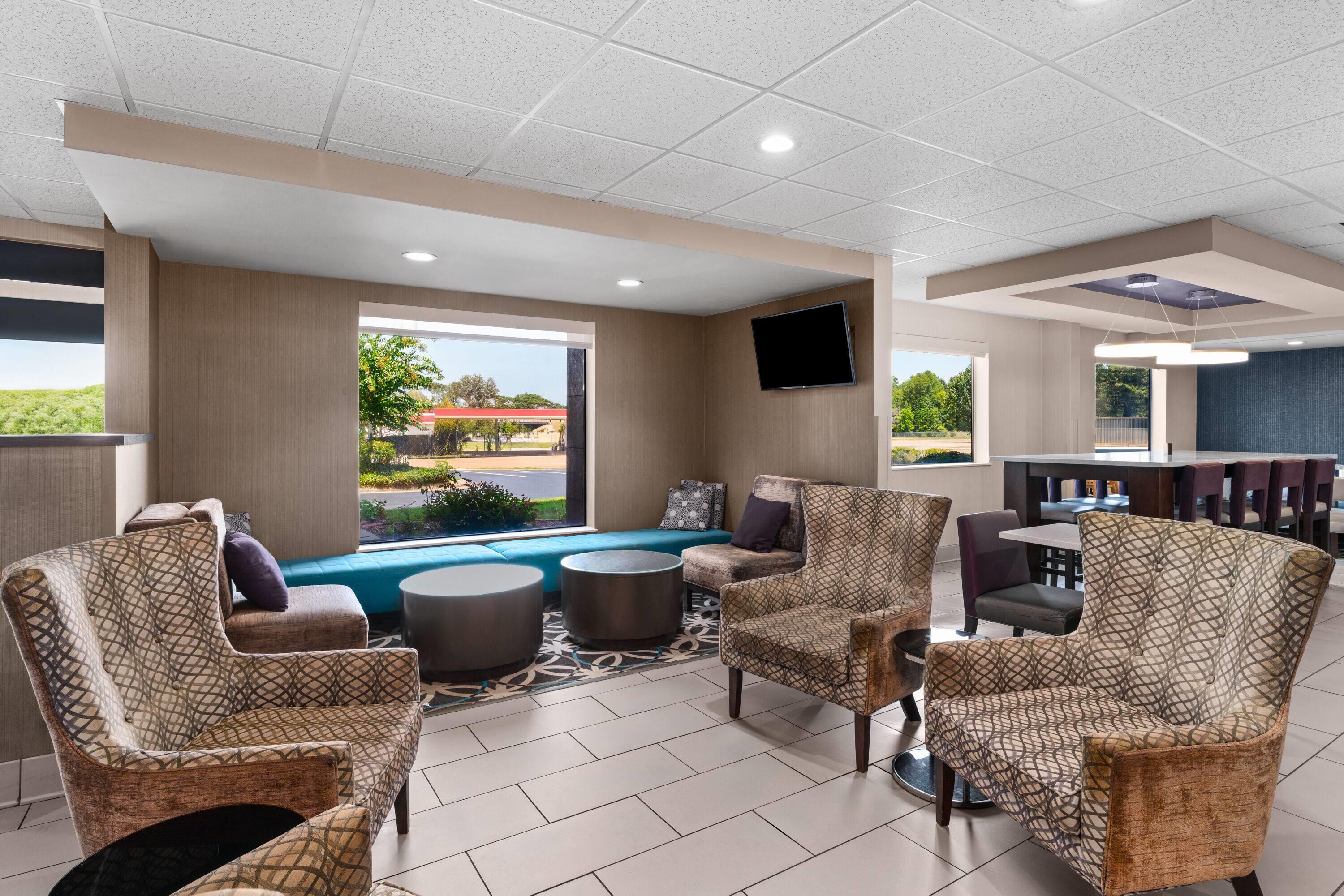 Lobby | La Quinta Inn & Suites by Wyndham Jackson Airport/Pearl