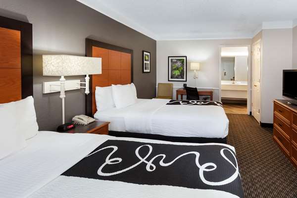  - La Quinta Inn Laredo - I-35, Exit 2