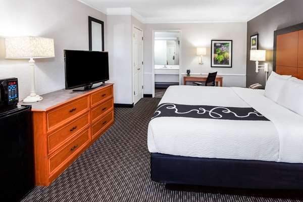  - La Quinta Inn Laredo - I-35, Exit 2