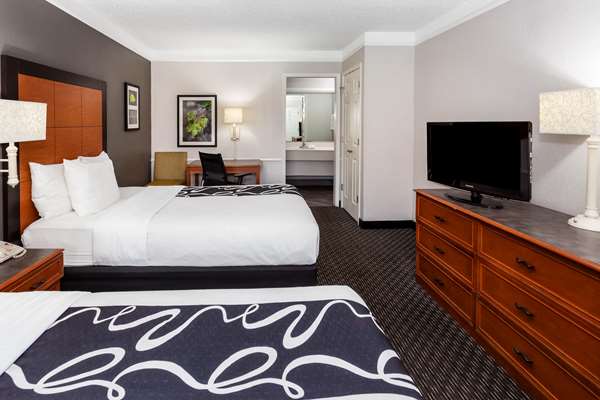  - La Quinta Inn Laredo - I-35, Exit 2