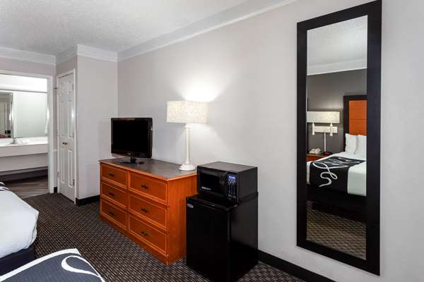  - La Quinta Inn Laredo - I-35, Exit 2