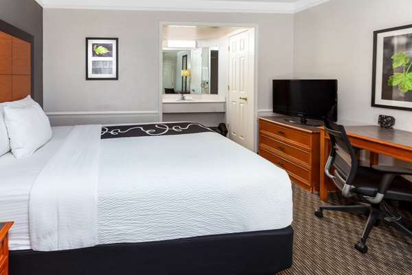  - La Quinta Inn Laredo - I-35, Exit 2