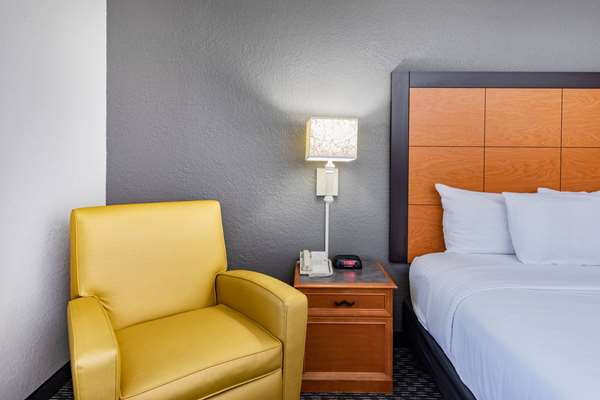 Suite - La Quinta Inn Laredo - I-35, Exit 2
