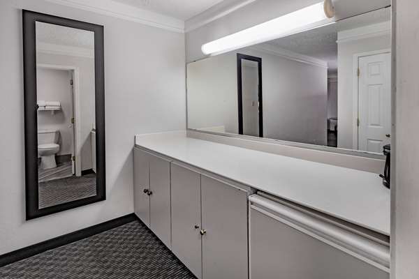  - La Quinta Inn Laredo - I-35, Exit 2