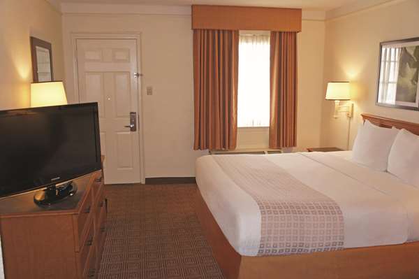  - Baymont Inn & Suites South Park San Antonio - I-35, Exit 150B