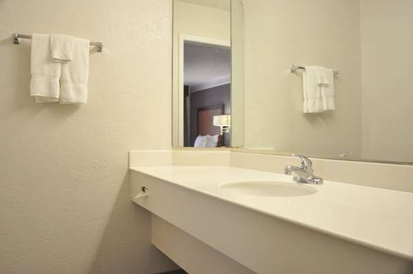 Suite - La Quinta Inn Uptown Dallas