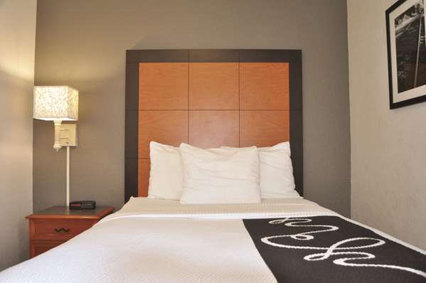 Suite - La Quinta Inn Uptown Dallas