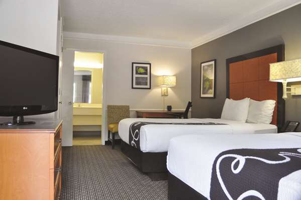 Suite - La Quinta Inn Uptown Dallas