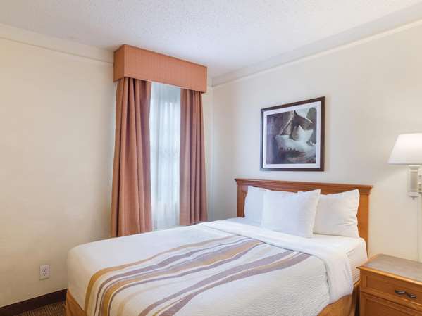 Suite - La Quinta Inn Cherry Creek Denver - I-25, Exit 204