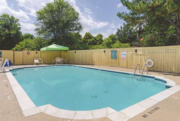 Pool - La Quinta Inn Cherry Creek Denver - I-25, Exit 204