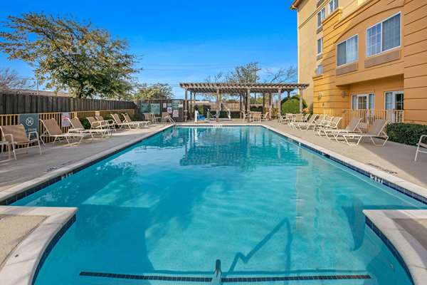 Pool - La Quinta Inn DFW Airport South Irving