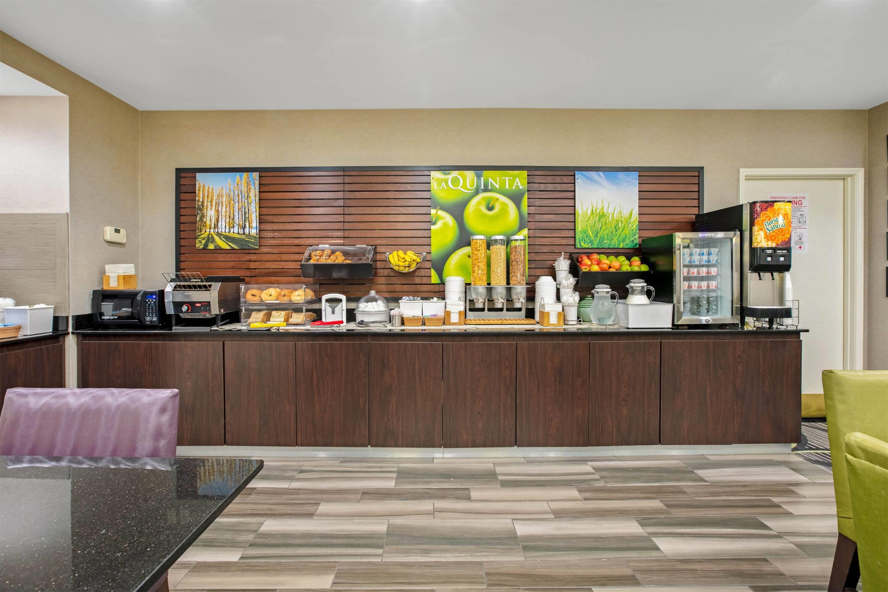 Property amenity | La Quinta by Wyndham DFW Airport South / Irving