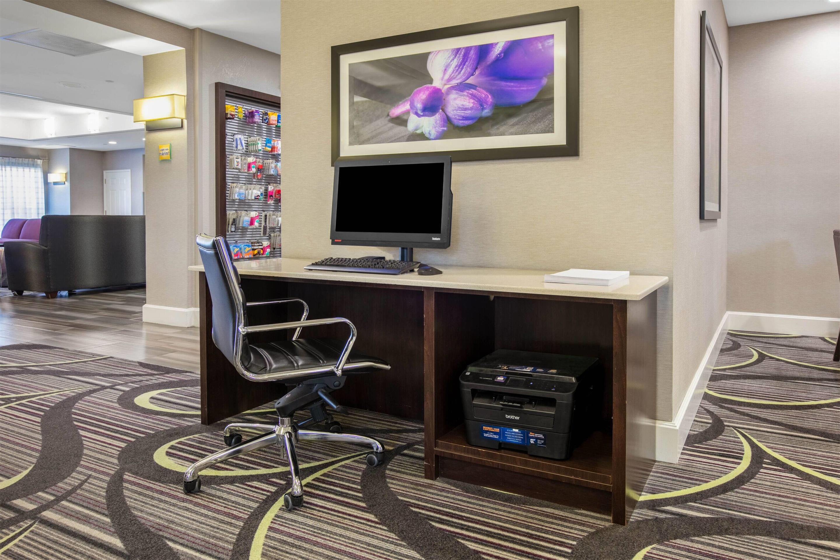 Business Center | La Quinta by Wyndham DFW Airport South / Irving