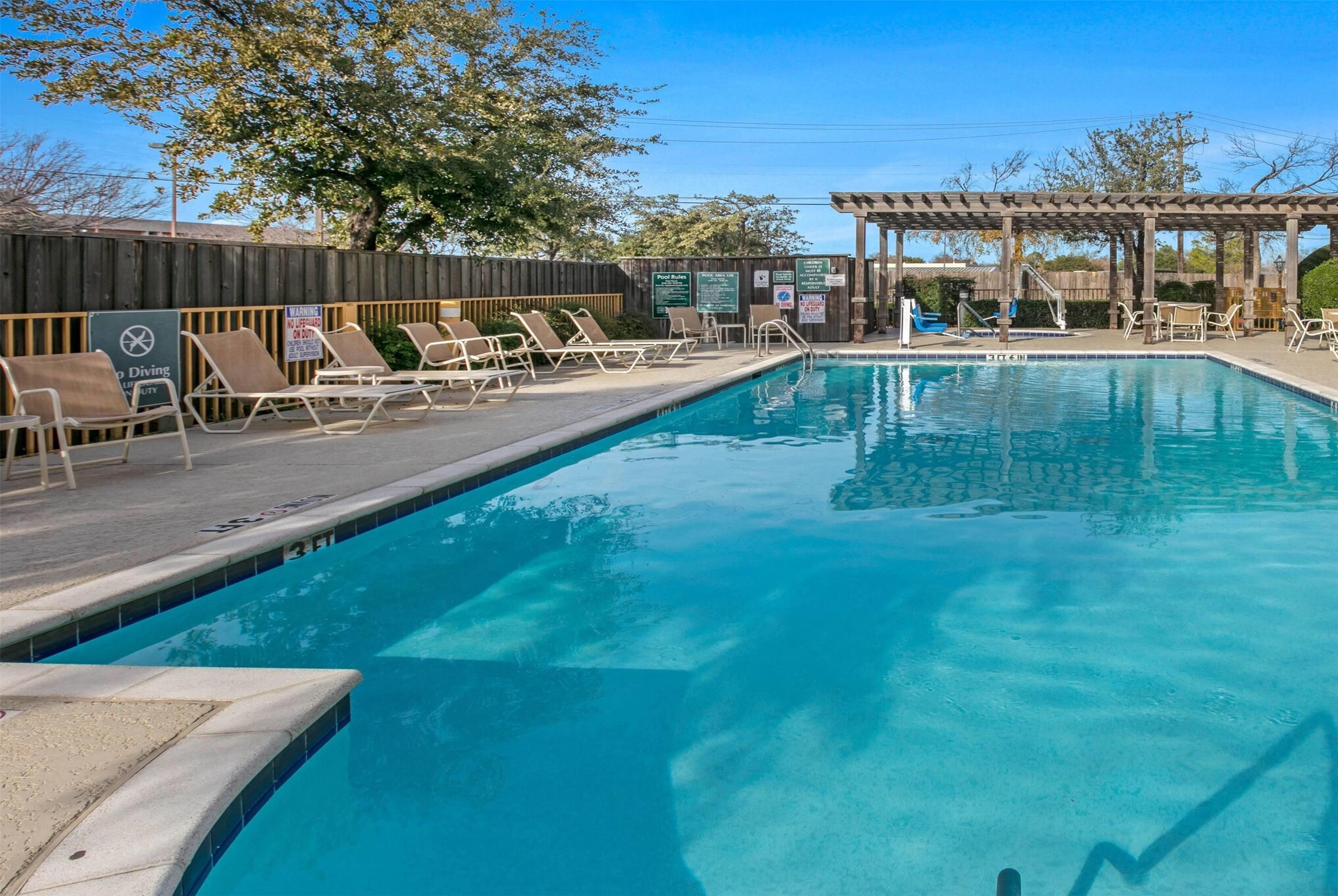 Pool | La Quinta by Wyndham DFW Airport South / Irving