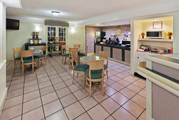  - La Quinta Inn Oltorf Blvd Austin - I-35, Exit 232A