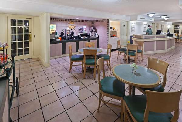  - La Quinta Inn Oltorf Blvd Austin - I-35, Exit 232A