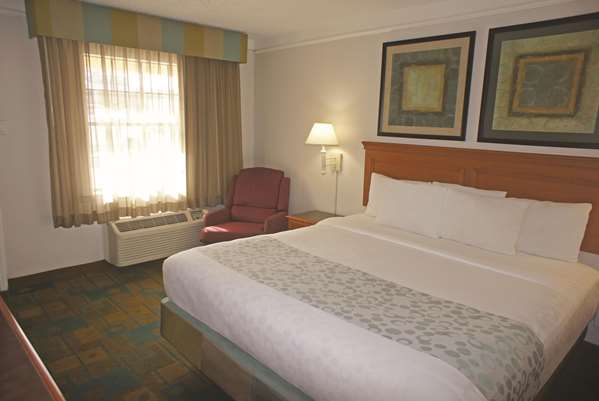  - La Quinta Inn Oltorf Blvd Austin - I-35, Exit 232A