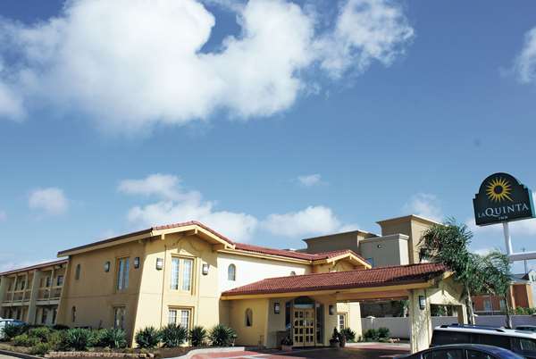 Exterior view - La Quinta Inn Clute