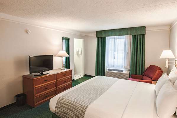  - La Quinta Inn IND Airport Indianapolis - I-70, Exit 75