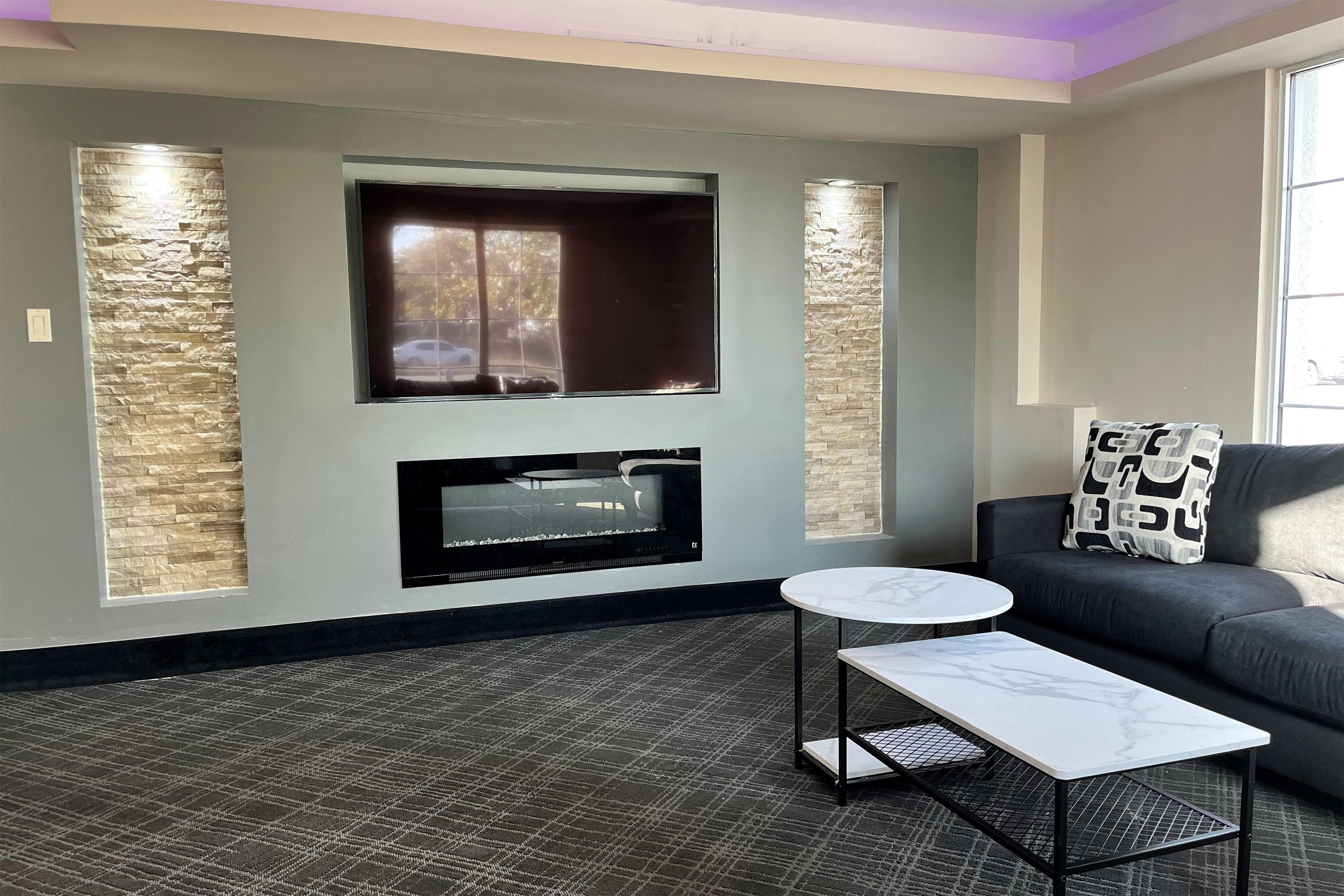 Lobby | La Quinta Inn by Wyndham Indianapolis Airport Lynhurst