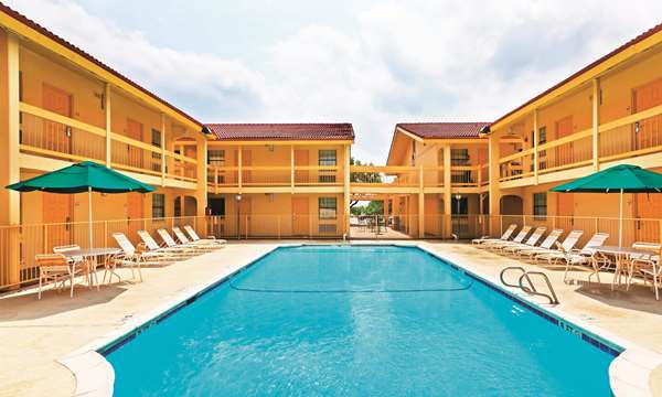 Pool - La Quinta Inn College Station