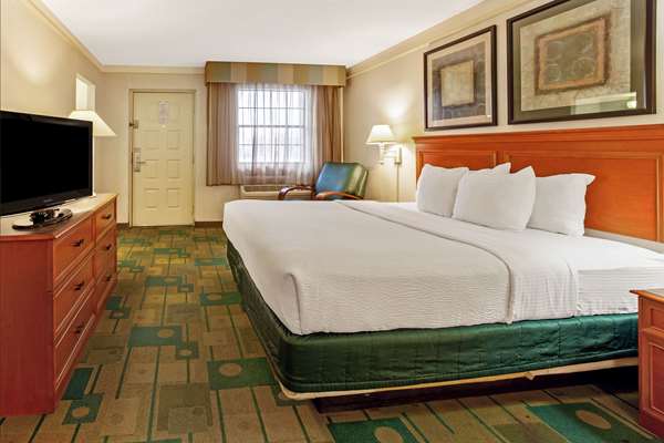  - La Quinta Inn College Station