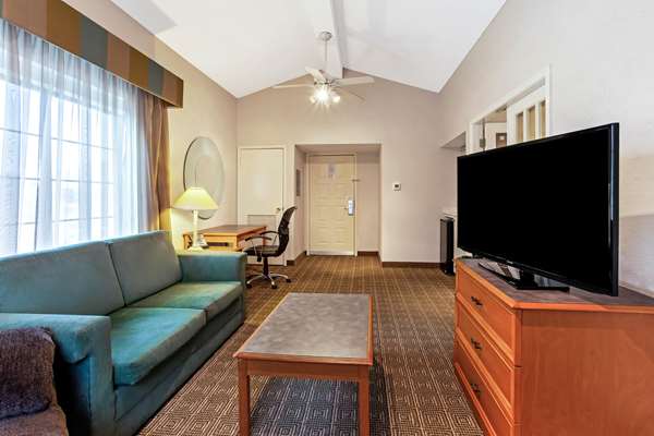 Suite - La Quinta Inn College Station