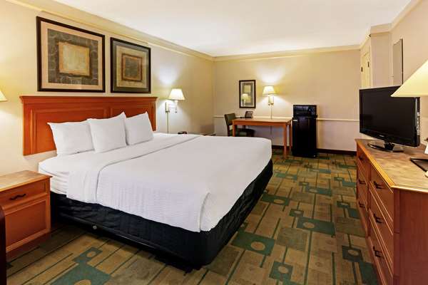  - La Quinta Inn College Station